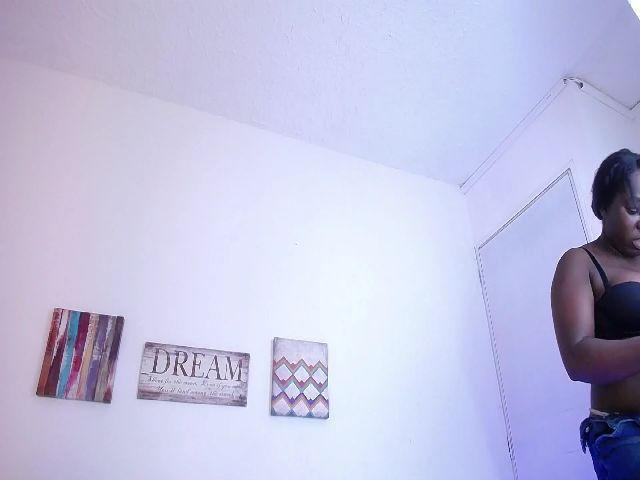 Live sex webcam photo for Chrishadoll #256523871