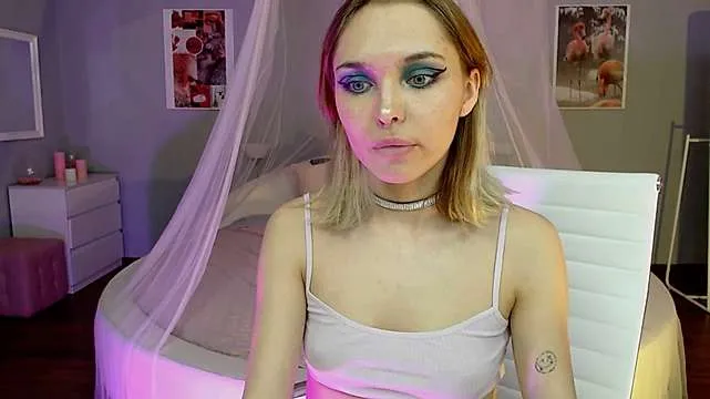 Live sex webcam photo for JulesMonro #243867366