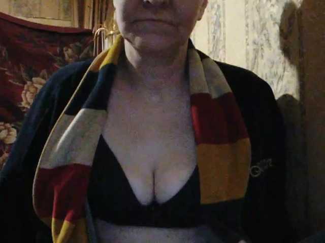 Live sex webcam photo for Milenalili #240897750