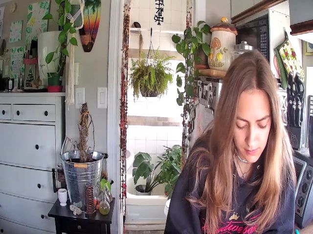 Live sex webcam photo for Sexylexi211 #259977584