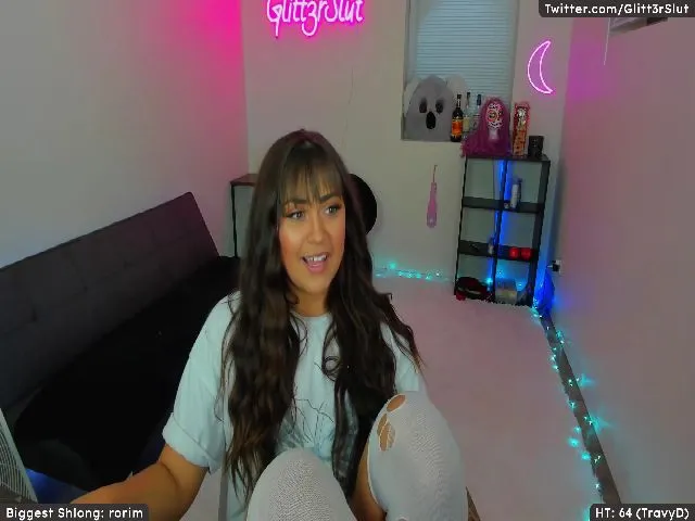 Live sex webcam photo for Glitt3rSlut #263989359
