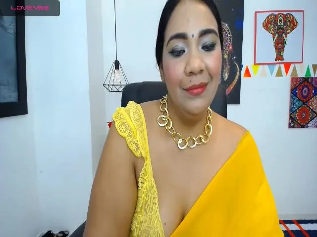 Live sex webcam photo for IndianMama #260776633
