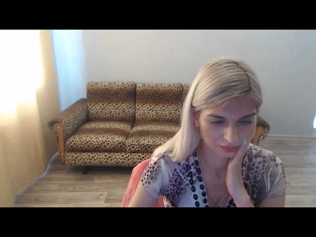 Live sex webcam photo for SexyBeatriice #263618404