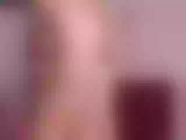 Live sex webcam photo for Sun_kissed1 #261319325