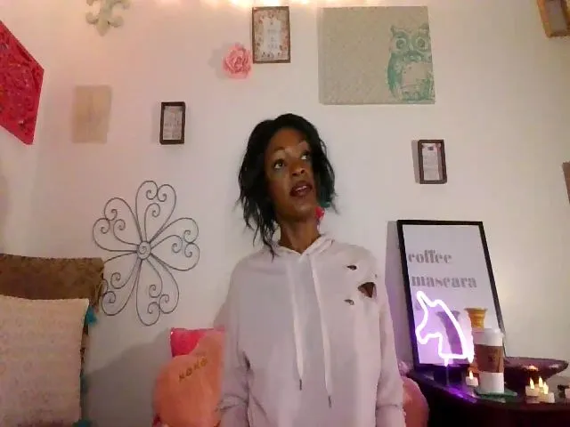 Live sex webcam photo for GirlNextD00r3 #264082151