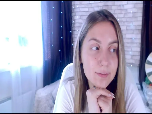 Live sex webcam photo for CumMeaRiver #264058152