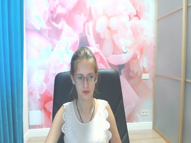 Live sex webcam photo for Alice_Adamsi #253096876