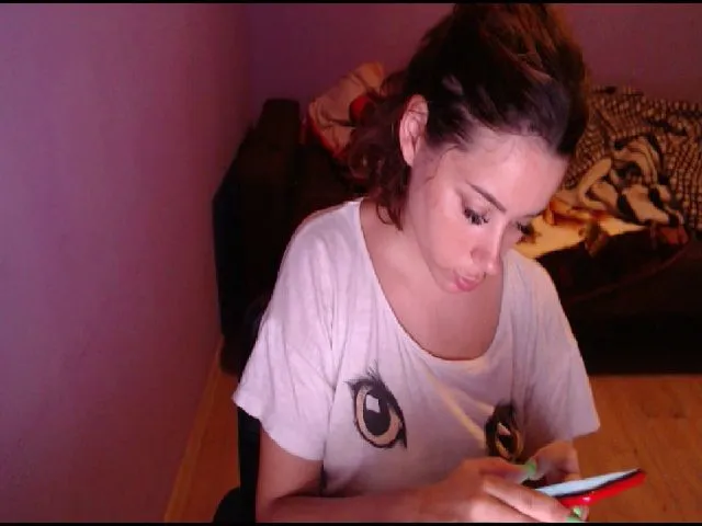 Live sex webcam photo for LoveJulliette #256042830