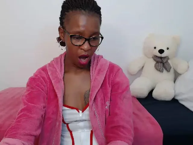 Live sex webcam photo for YasminStar #253038324