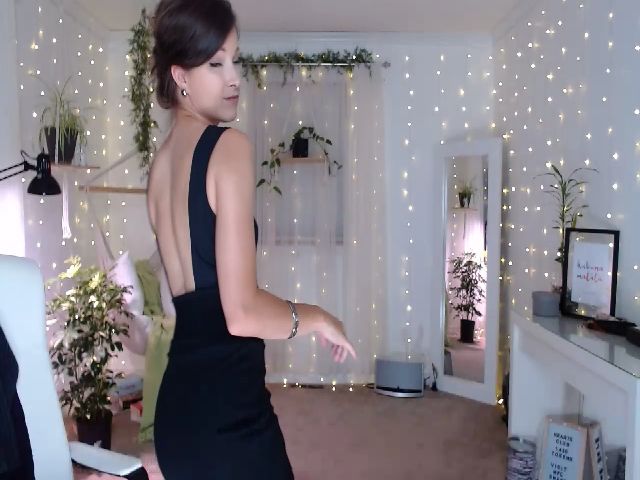 Live sex webcam photo for KellyHeart #257259844