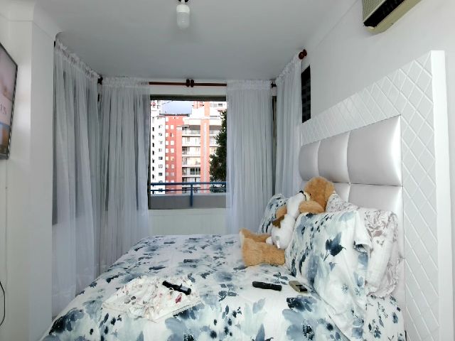 Live sex webcam photo for Einnyn_sweet #252933488