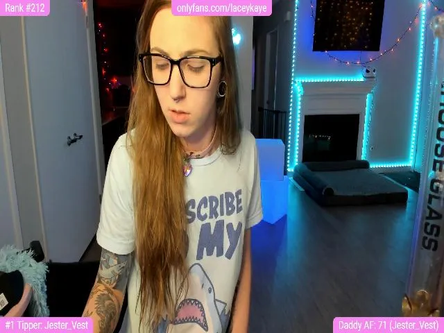 Live sex webcam photo for TheSharkQueen #260548357