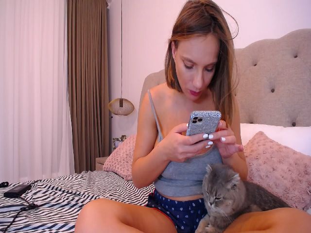 Live sex webcam photo for call_me_em #259845405