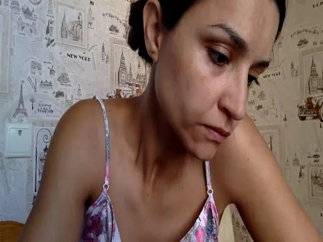 Live sex webcam photo for JolyBoss #252449257