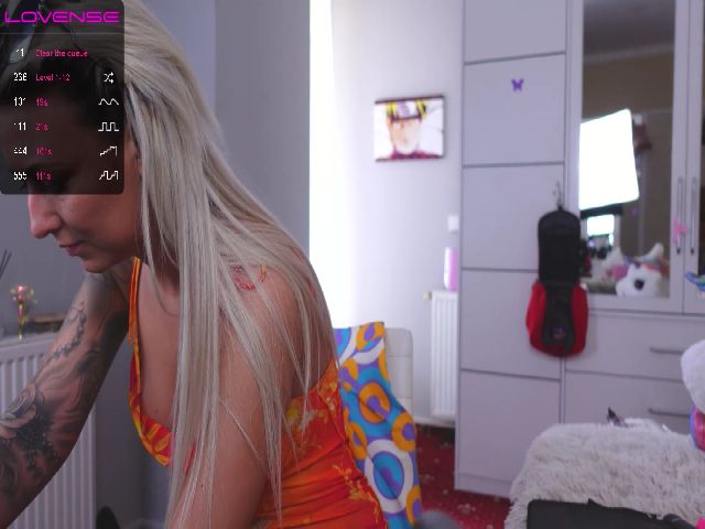 Live sex webcam photo for AliciaRey #264850057