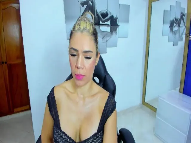 Live sex webcam photo for Msssofia_ #264304193