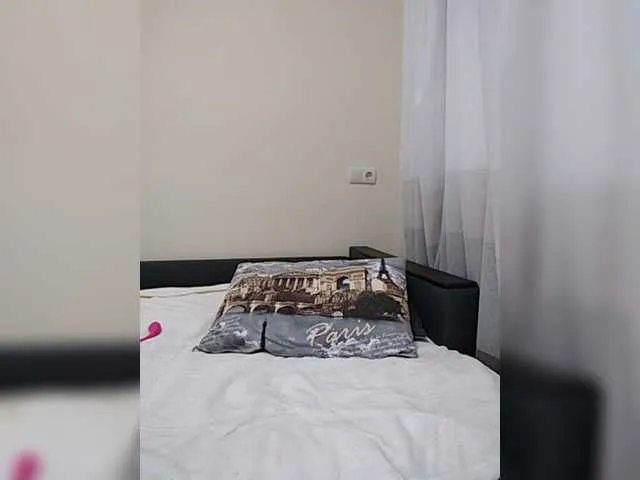 Live sex webcam photo for HotyWinter84 #252491534