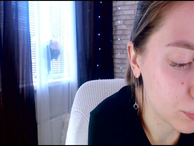 Live sex webcam photo for CumMeaRiver #253277184