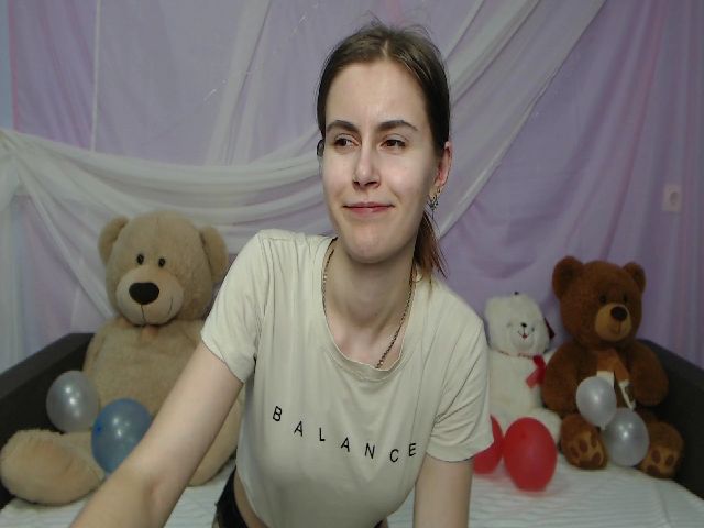 Live sex webcam photo for MollyTravis #254957376