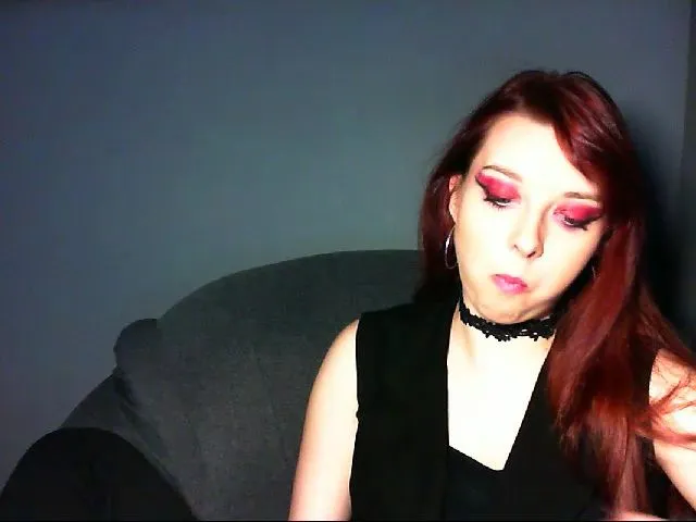 Live sex webcam photo for VirginLuna18 #260893222