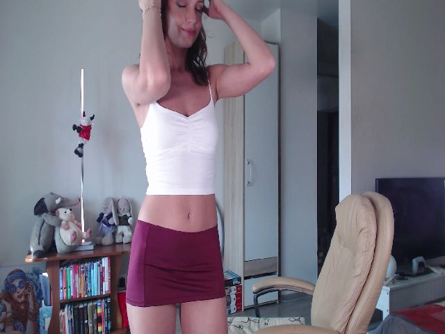 Live sex webcam photo for HoneyIAmHome #254737022