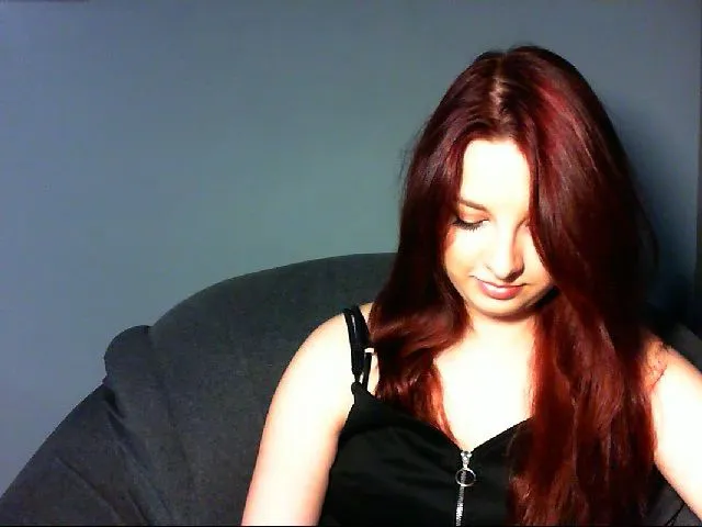 Live sex webcam photo for VirginLuna18 #253120898