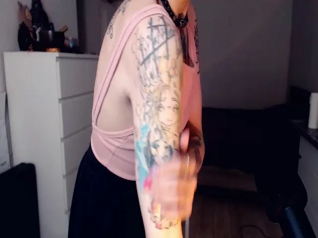 Live sex webcam photo for Hella_Hell #264265669