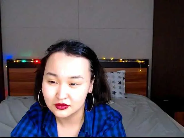 Live sex webcam photo for YunNana #241176025