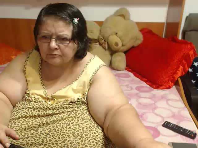 Live sex webcam photo for BBWLadyForYou #240937197