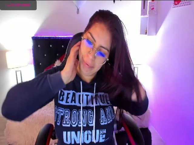 Live sex webcam photo for Irene__larson #257421209