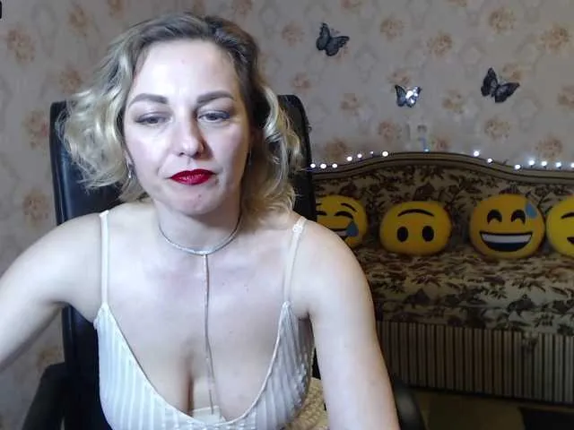 Live sex webcam photo for sonya2121 #243231827