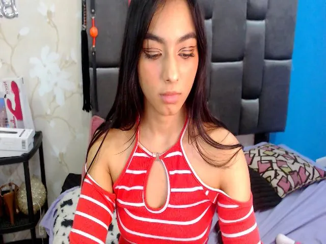 Live sex webcam photo for AngeelJones #253930859