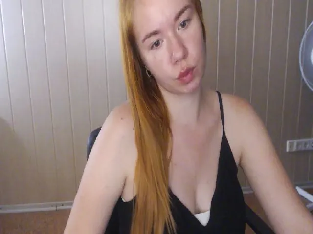 Live sex webcam photo for JiMiola #254764591