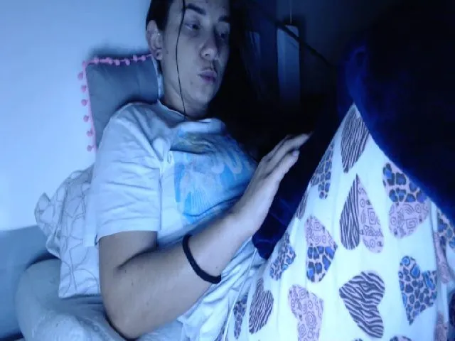 Live sex webcam photo for Joanne7 #261119276