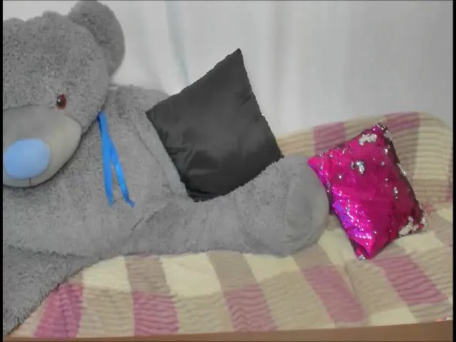 Live sex webcam photo for HelenWell #253824915