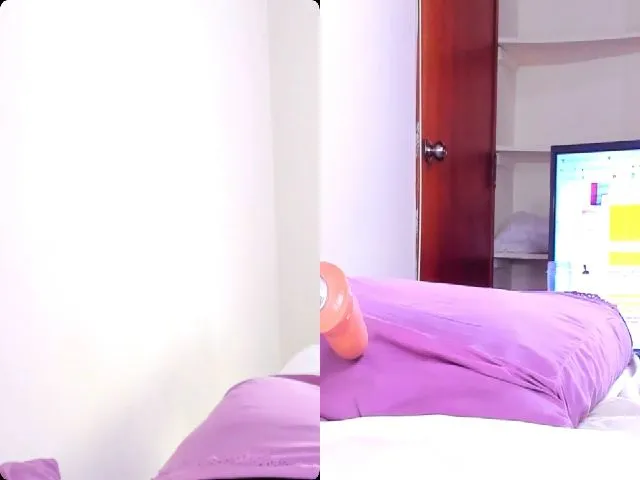 Live sex webcam photo for Cami_lover_ #252947272