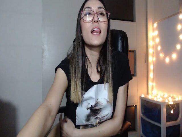 Live sex webcam photo for Ninimoon #252774580