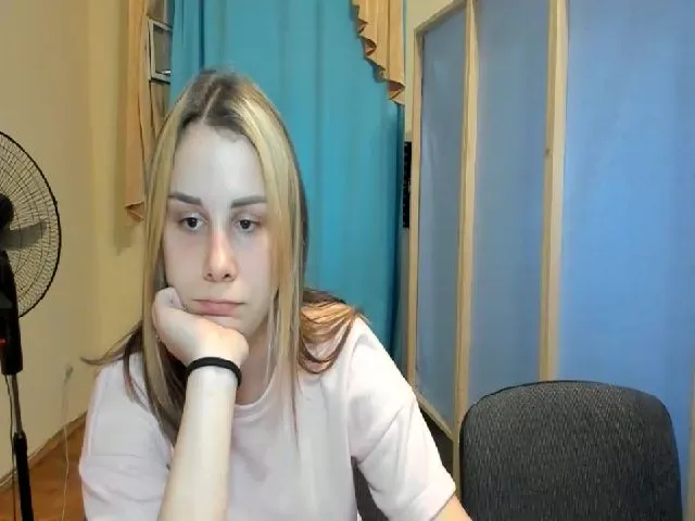 Live sex webcam photo for PolliMilk #256169295