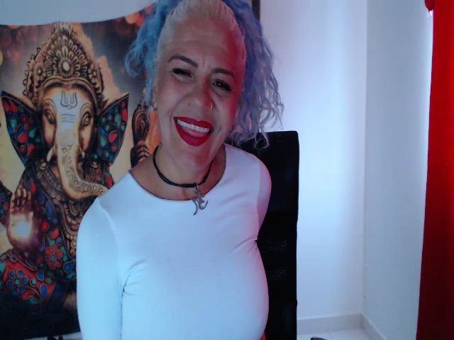 Live sex webcam photo for FreyaDevil #261648281