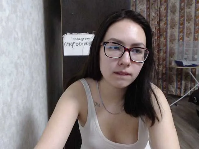 Live sex webcam photo for GreatCouple1 #241227427