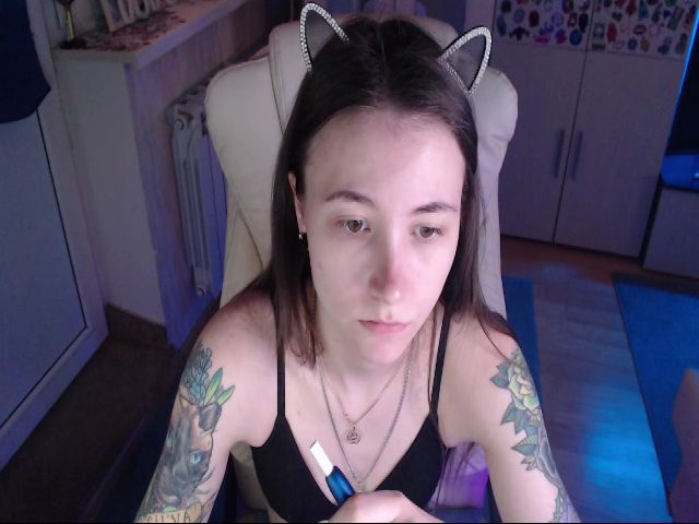 Live sex webcam photo for KeyshaLush #256785137