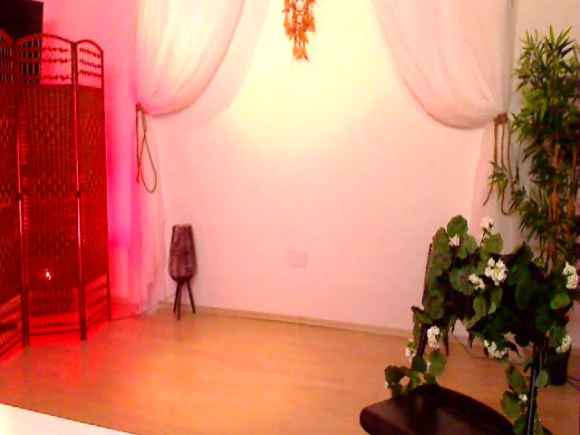 Live sex webcam photo for PoppyNaked #262951561