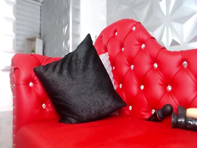 Live sex webcam photo for Roxaneharper #263393728