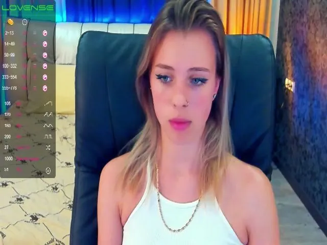 Live sex webcam photo for MariaCharming #264412544