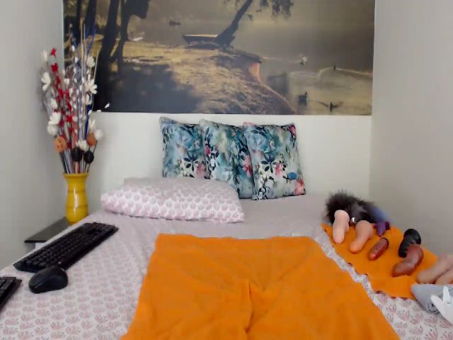 Live sex webcam photo for AikoTailor #287876329