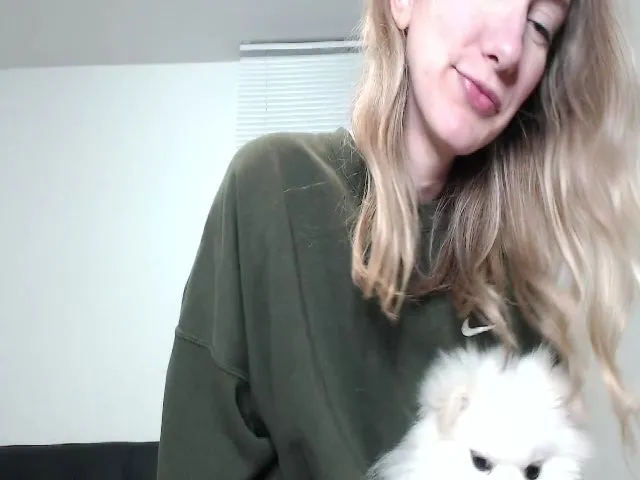 Live sex webcam photo for Strwberrymoon #252339981
