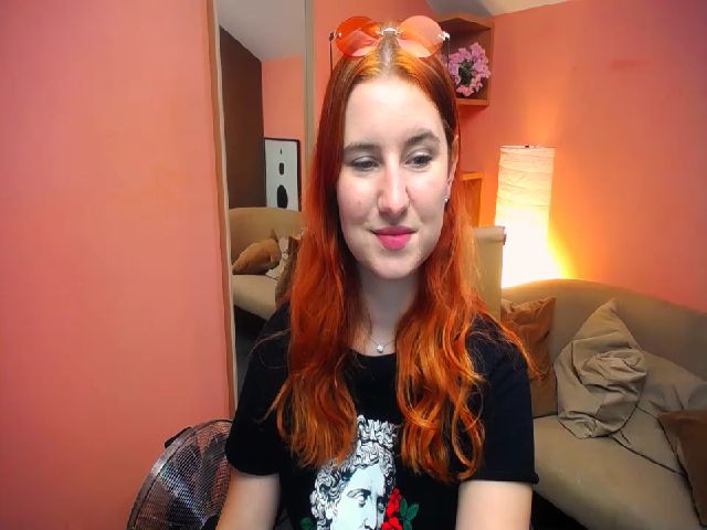 Live sex webcam photo for LunaFoxy #255917990