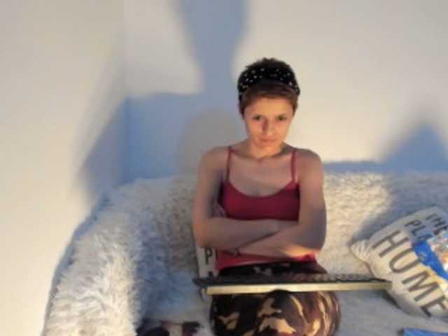 Live sex webcam photo for EllaRose29 #241258824