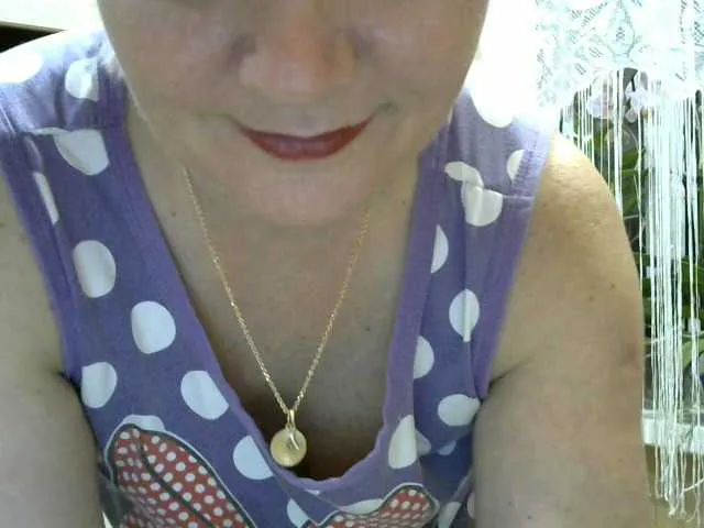 Live sex webcam photo for HelenLike #241409077