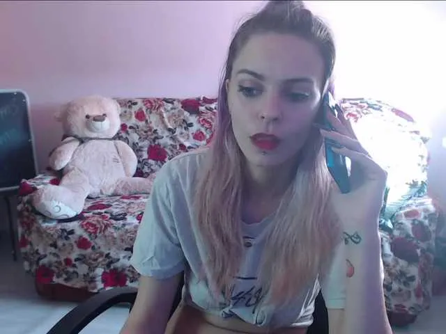 Live sex webcam photo for Ereskigal333 #241215349